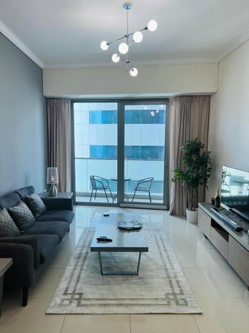 1 Bed Apartment With Sea View, Pool, Gym & Free Parking In Dubai Marina Exterior foto